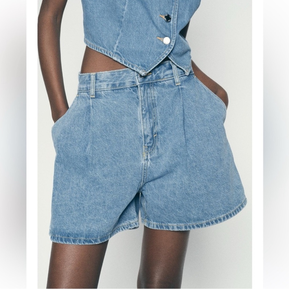 NWT Zara Denim Pleats Shorts Z1975 size 26